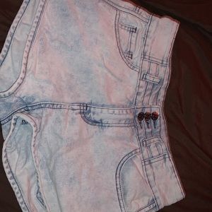 high waisted jean shorts,